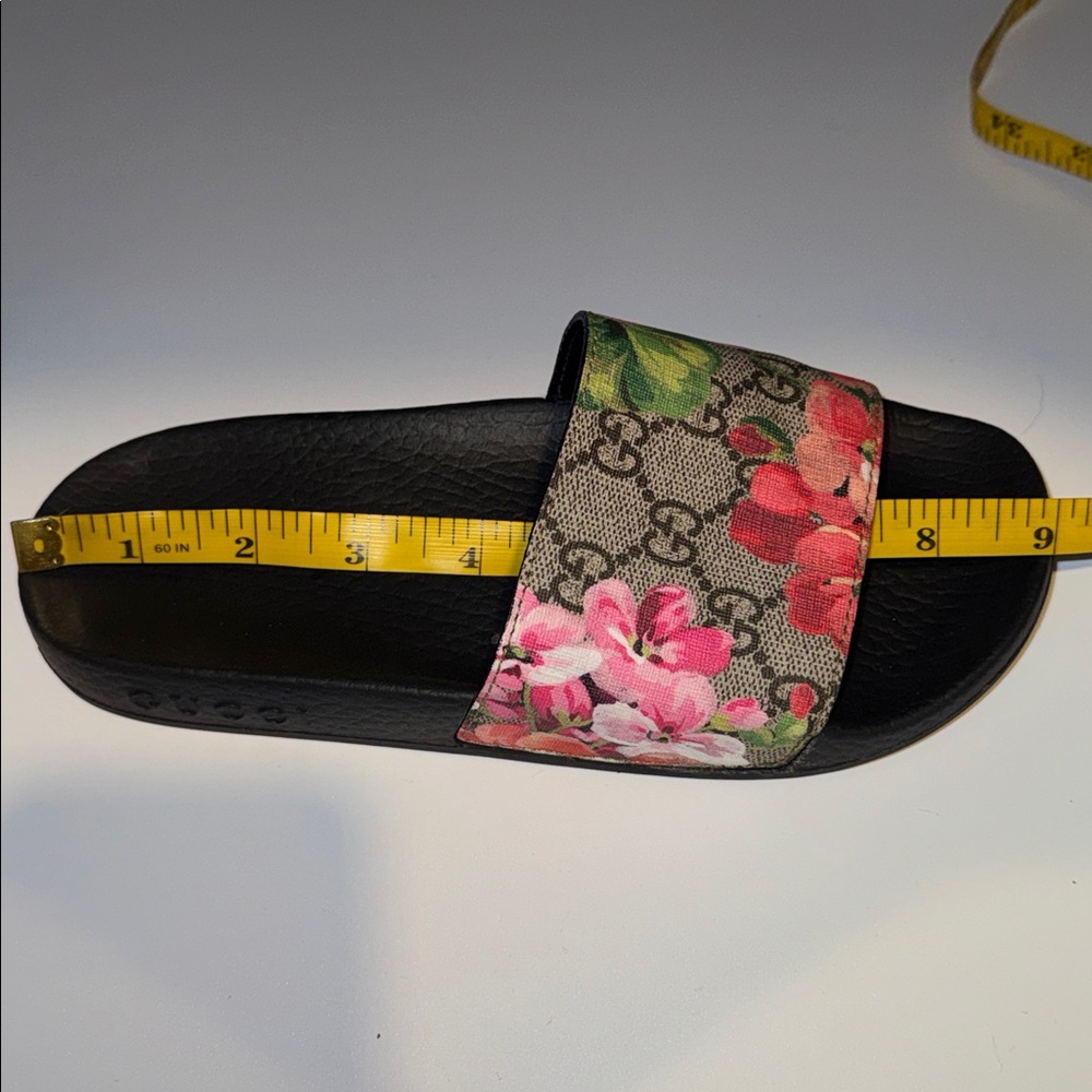 Gucci Slides - Picture 10 of 10